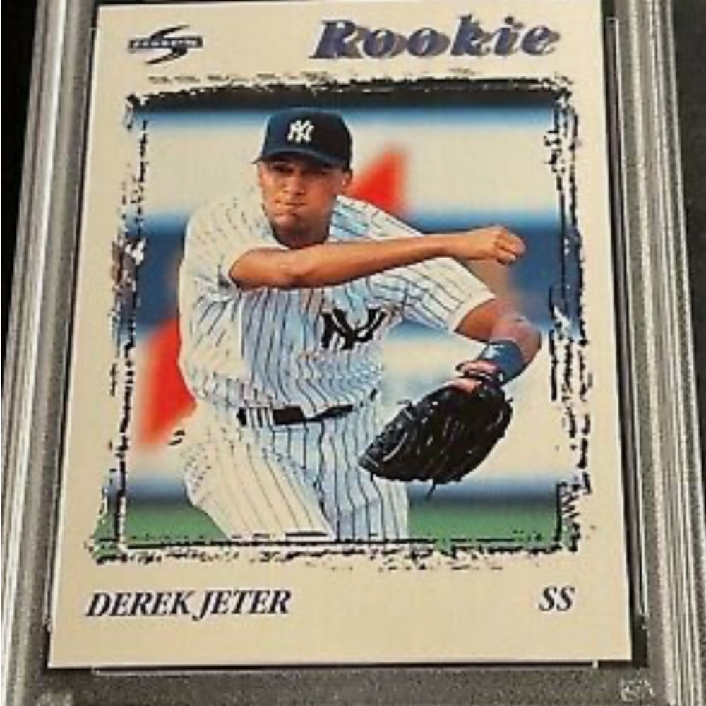 Derek Jeter Rookie Card 1996 Score #240 mint cond !!! Yankees captain!